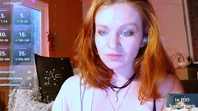 Snapshot of Cassie_Wild chatting on 09-28-25, 01:40 Cassie Wild online show from 09-28-25, 01:40