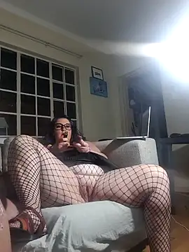Snapshot of MadamRoxy chatting on 10-24-25, 08:19 MadamRoxy online show from 10-24-25, 08:19