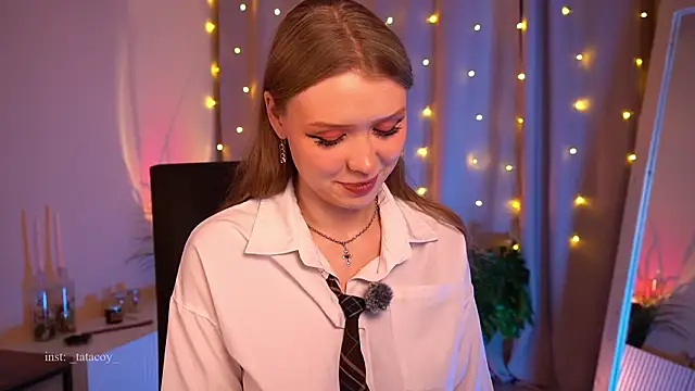 Snapshot of TataCoy chatting on 02-21-26, 03:03 TataCoy online show from 02-21-26, 03:03