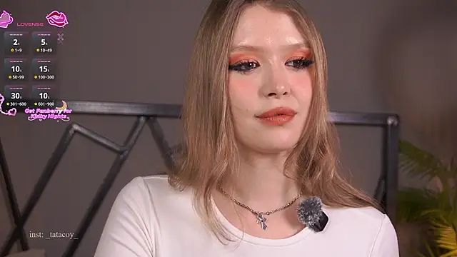 Snapshot of TataCoy chatting on 02-22-26, 03:35 TataCoy online show from 02-22-26, 03:35