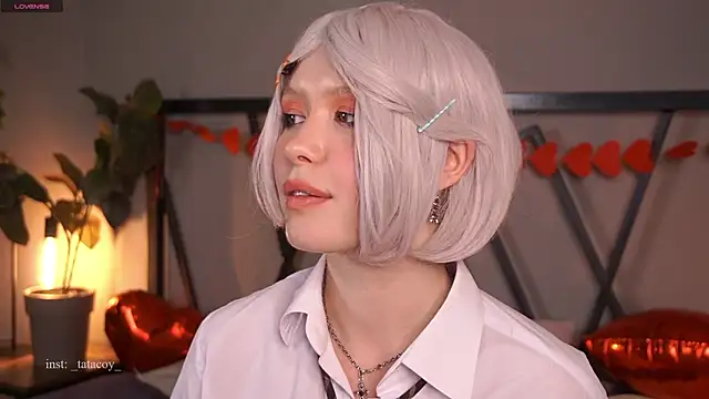 Snapshot of TataCoy chatting on 02-09-26, 01:53 TataCoy online show from 02-09-26, 01:53