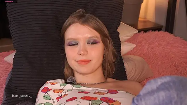 Snapshot of TataCoy chatting on 02-19-26, 01:52 TataCoy online show from 02-19-26, 01:52