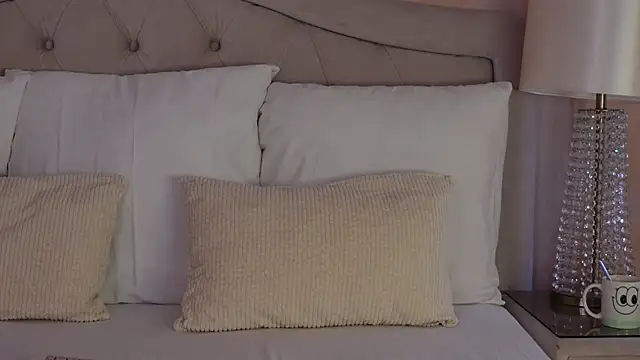 GingerEllis online show from 04-14-26, 03:44