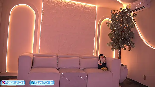 Dakota Lee online show from 11-15-25, 04:27