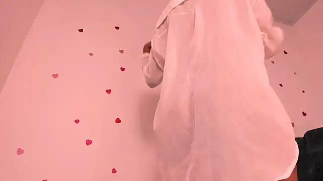 Snapshot of Tina_Rouse2 chatting on 02-15-25, 12:48 Tina Rouse2 online show from 02-15-25, 12:48