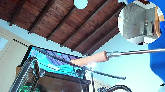 Snapshot of naomidibello chatting on 02-18-26, 04:25 naomidibello online show from 02-18-26, 04:25