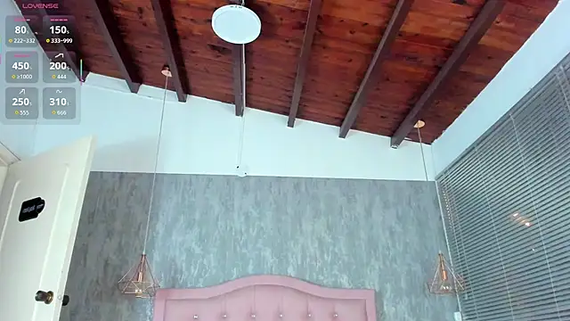 naomidibello online show from 04-07-26, 01:02