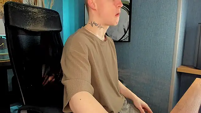 Snapshot of AlexxSweet chatting on 03-09-25, 06:50 AlexxSweet online show from 03-09-25, 06:50