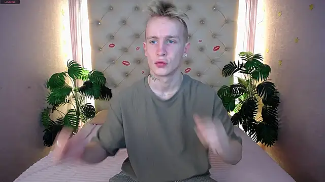 Snapshot of AlexxSweet chatting on 03-10-25, 10:50 AlexxSweet online show from 03-10-25, 10:50