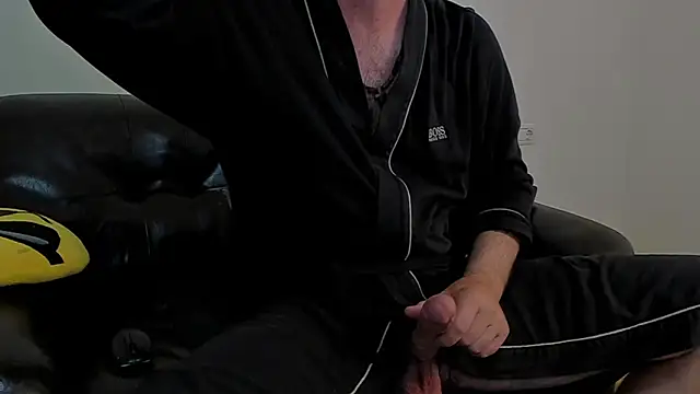Snapshot of KingMalcom chatting on 06-12-26, 09:51 KingMalcom online show from 06-12-26, 09:51