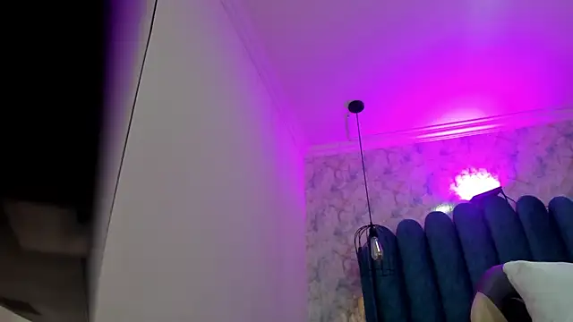 nalalye cruzz  online show from 04-11-26, 02:30