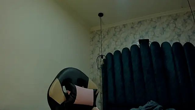 nalalye cruzz  online show from 11-06-25, 03:21