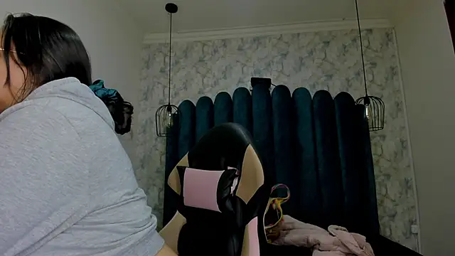 nalalye cruzz  online show from 11-09-25, 04:16