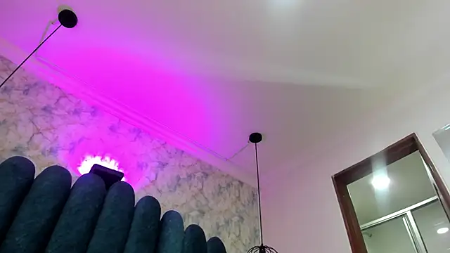 nalalye cruzz  online show from 06-20-26, 01:54