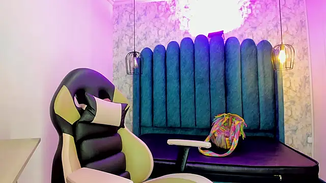 nalalye cruzz  online show from 12-17-25, 02:27