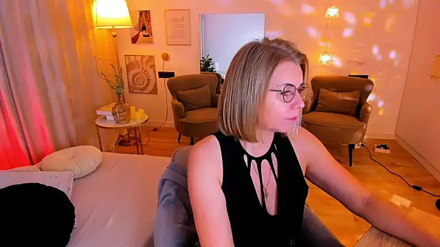 Annie Light online show from 03-03-26, 06:09