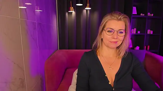 Annie Light online show from 03-20-25, 09:04