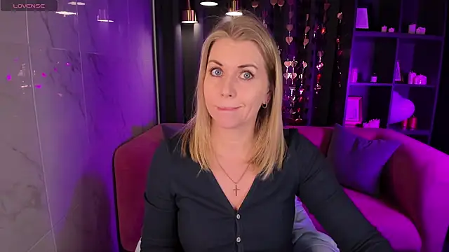 Annie Light online show from 02-20-25, 06:06