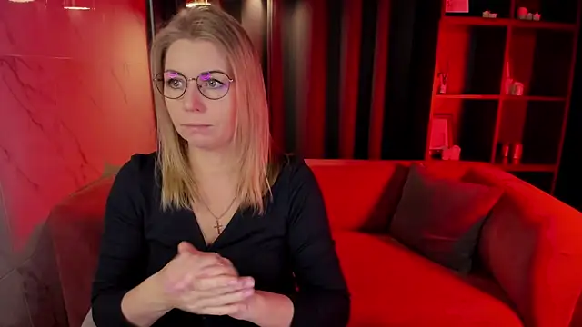 Annie Light online show from 03-16-25, 05:47