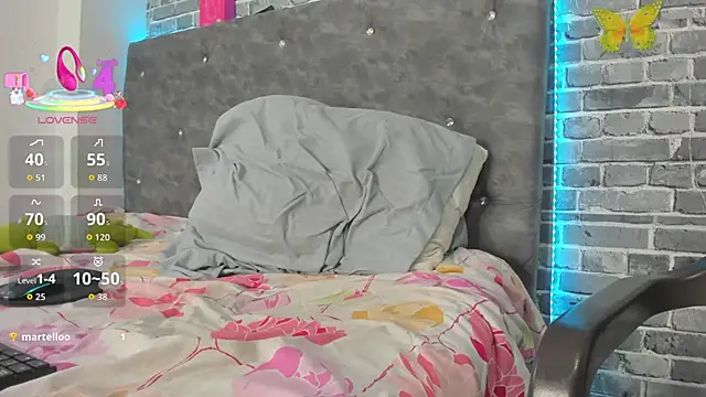 Snapshot of taty_juts chatting on 05-12-26, 10:05 taty juts online show from 05-12-26, 10:05