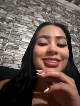 Luisa Fernandaa online show from 10-19-25, 01:08