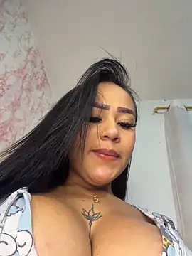 Luisa Fernandaa online show from 04-22-26, 03:24