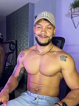 ARON TAYLER01 online show from 09-27-25, 10:32