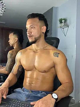 ARON TAYLER01 online show from 03-20-25, 12:43