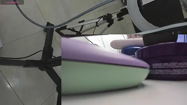 Snapshot of bellacutey_ chatting on 02-28-25, 08:28 bellacutey online show from 02-28-25, 08:28