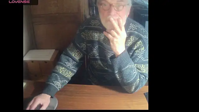 Snapshot of terrybare chatting on 02-11-25, 01:41 terrybare online show from 02-11-25, 01:41