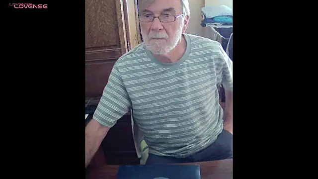 Snapshot of terrybare chatting on 07-04-26, 01:48 terrybare online show from 07-04-26, 01:48