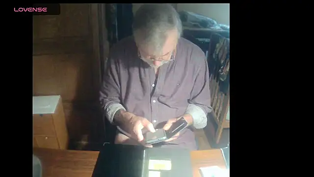 Snapshot of terrybare chatting on 12-29-24, 02:31 terrybare online show from 12-29-24, 02:31