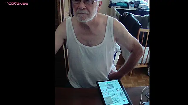 Snapshot of terrybare chatting on 07-26-26, 12:34 terrybare online show from 07-26-26, 12:34