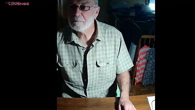 Snapshot of terrybare chatting on 07-17-26, 12:24 terrybare online show from 07-17-26, 12:24