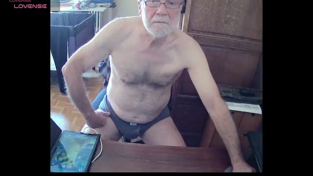 Snapshot of terrybare chatting on 03-15-26, 10:44 terrybare online show from 03-15-26, 10:44