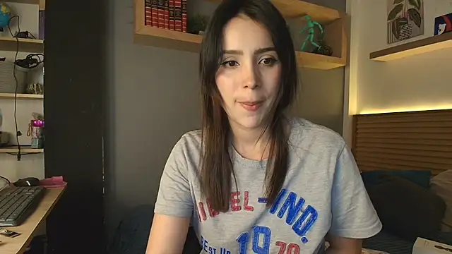 Snapshot of alicewilloww chatting on 10-10-25, 09:15 alicewilloww online show from 10-10-25, 09:15