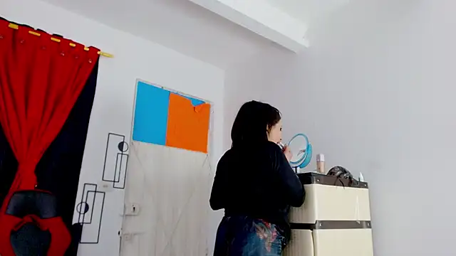 misslombana online show from 04-12-26, 03:54