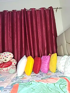 NicRaisaa online show from 05-06-26, 04:05