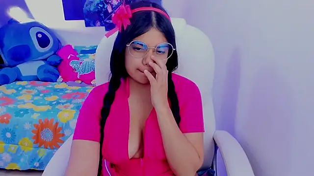 Snapshot of esmeralda112 chatting on 02-25-25, 01:20 esmeralda112 online show from 02-25-25, 01:20