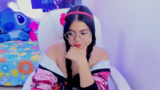 Snapshot of esmeralda112 chatting on 02-25-25, 11:04 esmeralda112 online show from 02-25-25, 11:04