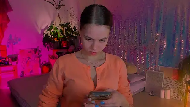 Snapshot of poli__ chatting on 02-01-25, 11:06 poli   online show from 02-01-25, 11:06