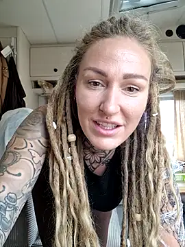 Snapshot of Mira-Grey89 chatting on 05-10-26, 02:19 Mira-Grey89 online show from 05-10-26, 02:19