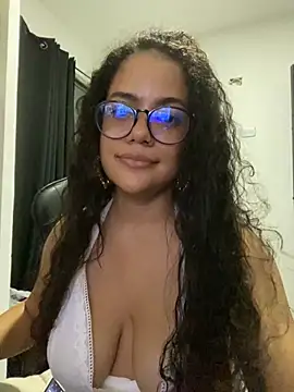 Snapshot of demonaughtyyy chatting on 09-22-25, 03:56 demonaughtyyy online show from 09-22-25, 03:56