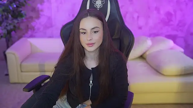 Snapshot of Elice_Dream chatting on 03-01-25, 04:00 Elice Dream online show from 03-01-25, 04:00