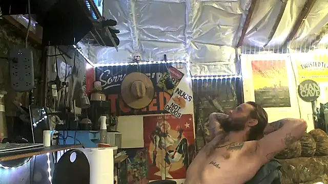 CloudDadddyyy420 online show from 10-21-25, 11:04