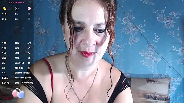 Snapshot of VanezaSmith chatting on 10-10-25, 12:44 VanezaSmith online show from 10-10-25, 12:44