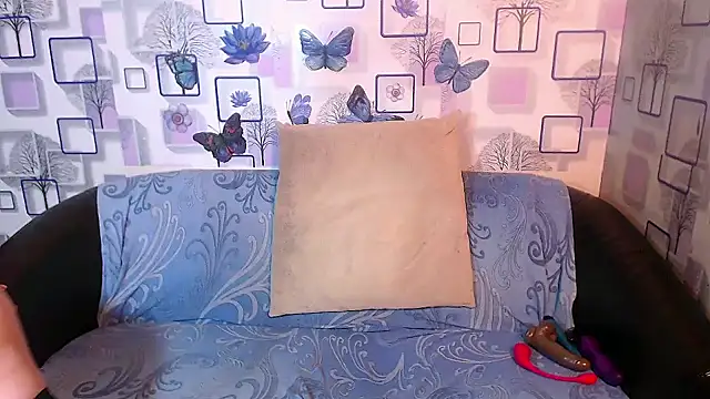Snapshot of milfsexy chatting on 10-18-25, 09:44 milfsexy online show from 10-18-25, 09:44
