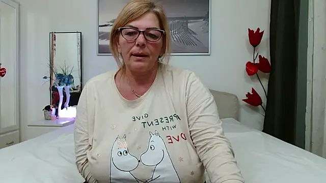 YulliaMilf online show from 02-03-26, 06:46