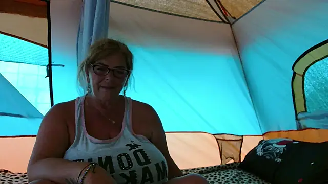 Snapshot of YulliaMilf chatting on 07-13-26, 05:34 YulliaMilf online show from 07-13-26, 05:34