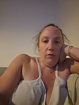 Wisie Cutie online show from 05-24-26, 11:04